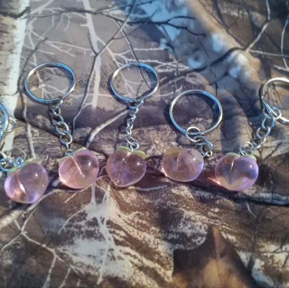 Peach Keychain Set🩷 - Picture 1 of 2